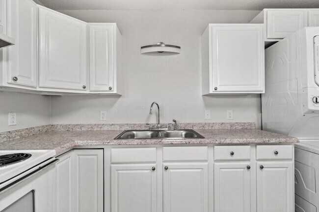 Building Photo - 248 Four Mile Rd