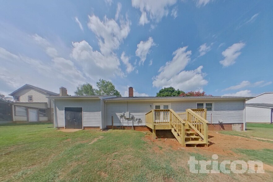 Building Photo - 605 Colorado Ct