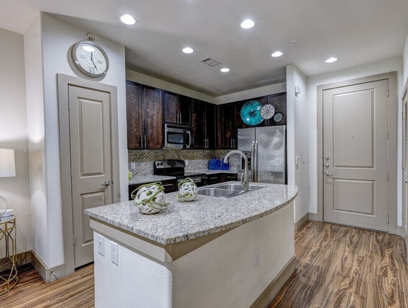 Primary Photo - 2511 Greenhouse-72.104