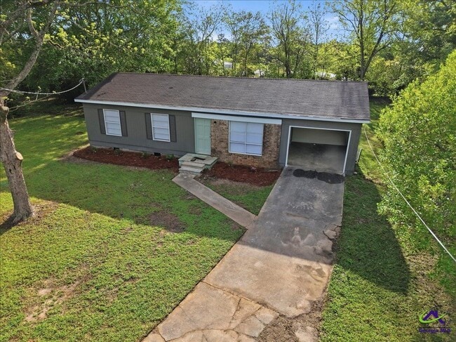 Building Photo - 526 Ochlahatchee Dr