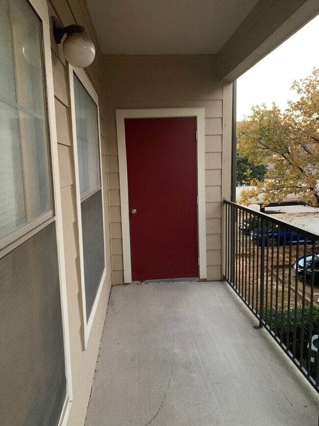 Patio/Storage closet - 2320 Gracy Farms Ln