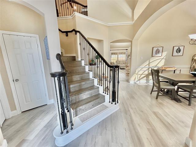 Building Photo - 2122 Trickling Creek Dr