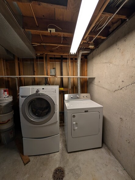 Building Photo - 377 Mattwood Dr