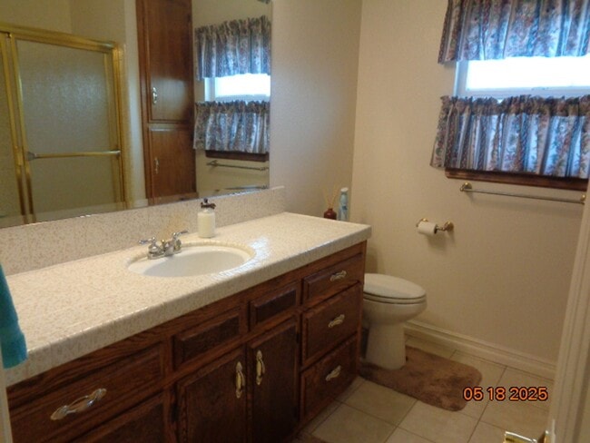 Building Photo - Custom Home in Quartz Hill on a Large Lot