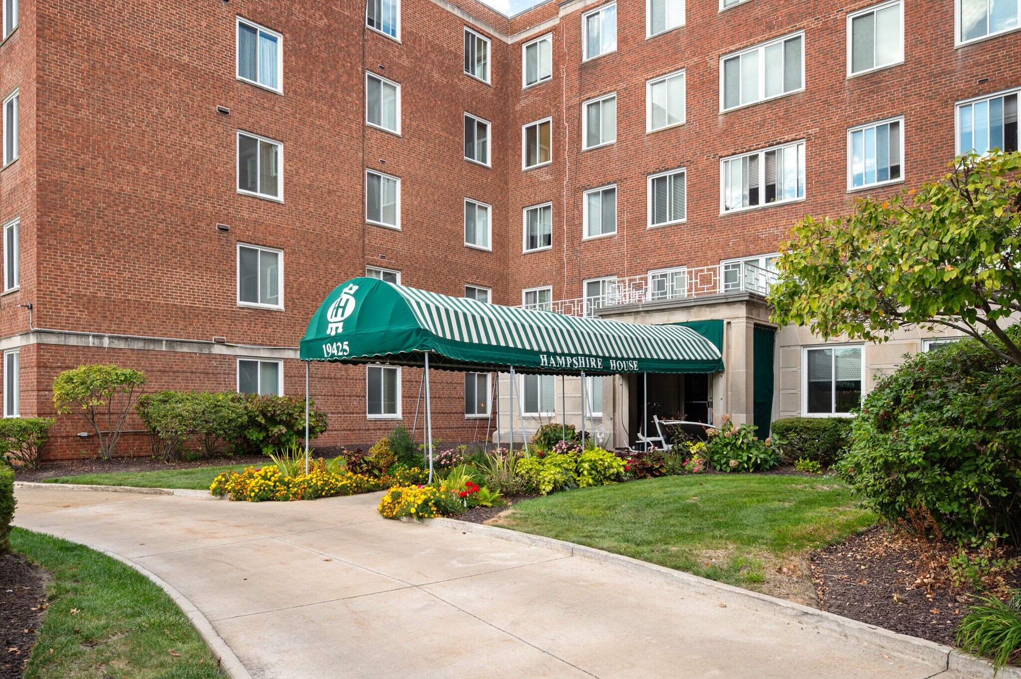 Building Photo - 19425 Van Aken Blvd