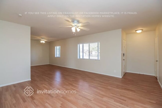 Building Photo - 2401 W Shady Glen Ave