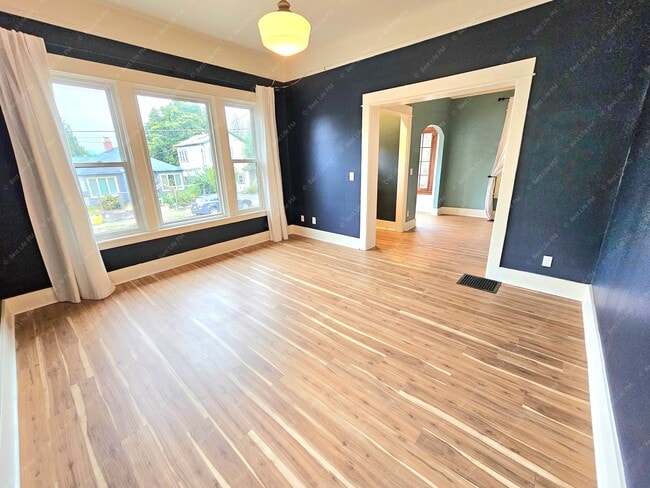 Building Photo - 3934 SE 29th Ave