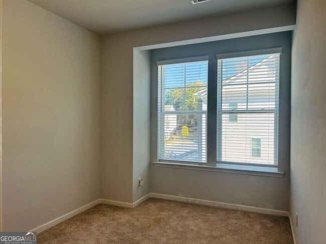 Building Photo - 140 Reese St