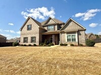 Building Photo - Beautiful 5 Bedroom Home in The Cotswolds