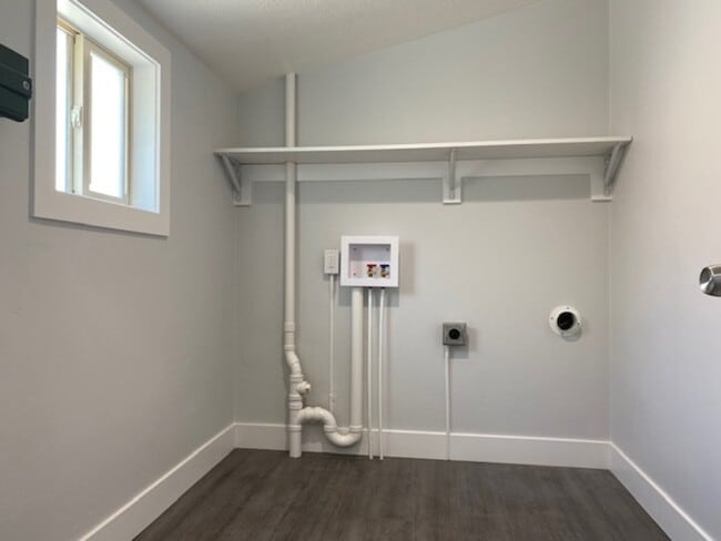 Building Photo - 1163 Buccaneer Dr