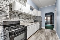 Building Photo - 946 Main St