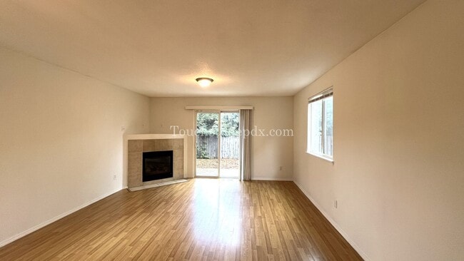 Building Photo - Bright, Spacious 3BR Home Near MAX – A/C, ...