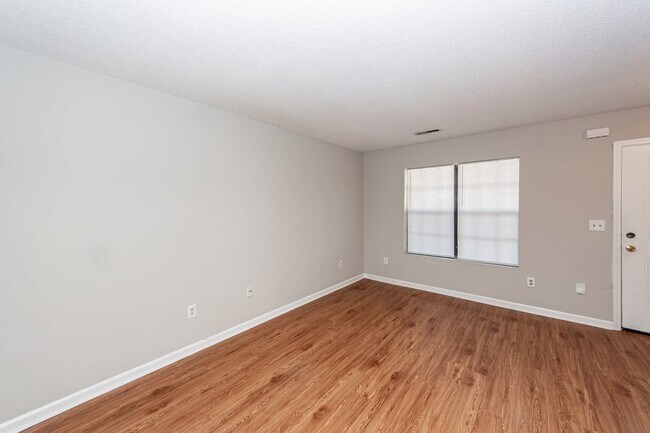 Building Photo - 296 Fleming Rd