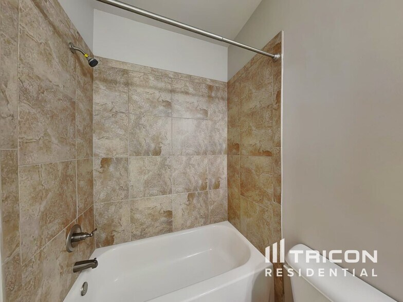 Building Photo - 516 Leighton Woods Ct