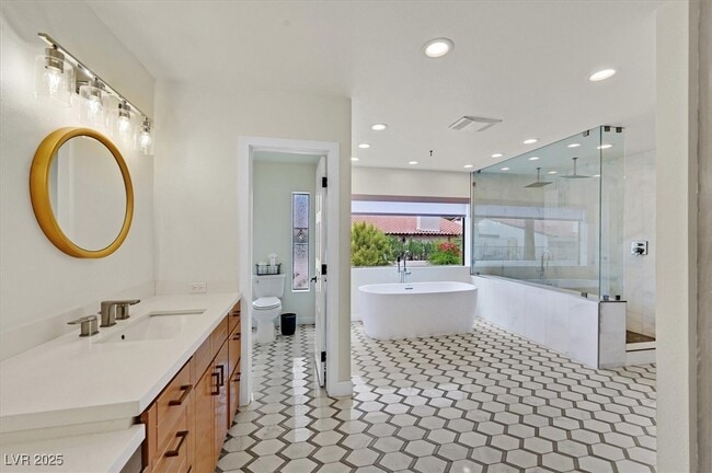 Building Photo - 3328 Plaza Del Paz