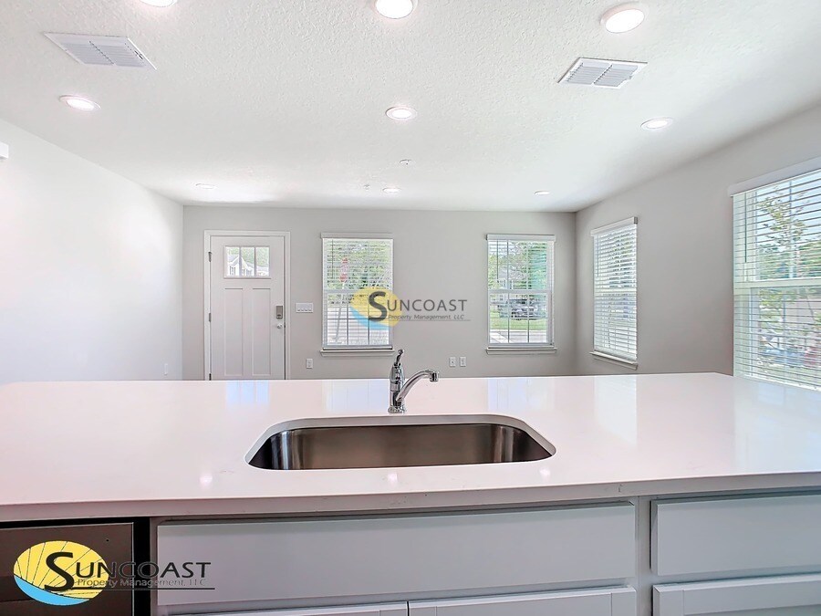 Building Photo - 3821 SW 43rd Ct