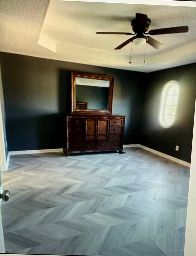 Building Photo - Move-In Ready Home Designed for Comfortable Family Living