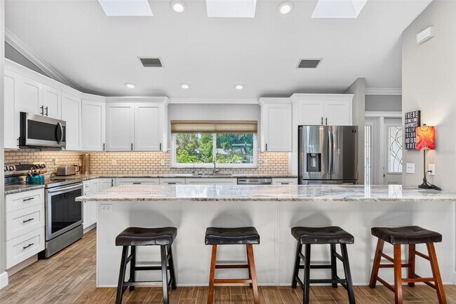 Building Photo - 4420 Porpoise Dr SE
