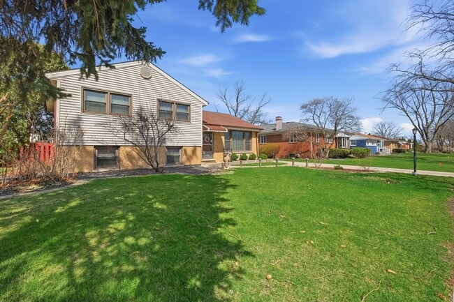 Building Photo - 1506 W Palm Dr