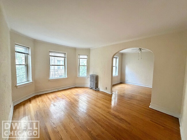 Building Photo - 1430 W Farwell Ave