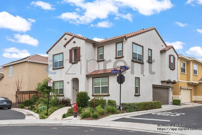 Building Photo - 1339 Sauvignon St