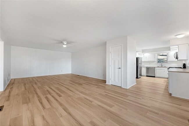 Building Photo - 14804 Dutchmans Dr