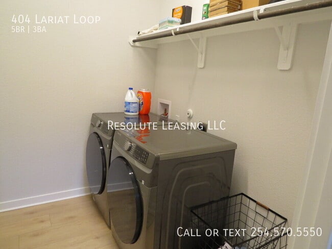 Building Photo - 404 Lariat Lp