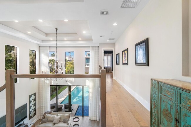 Building Photo - 351 E Boca Raton Rd