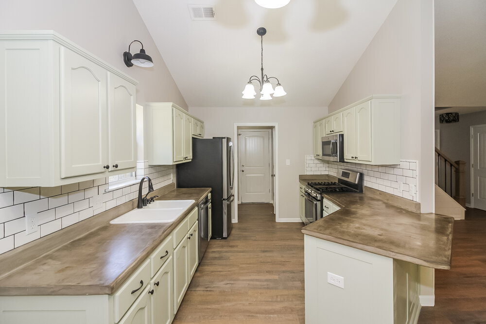 Building Photo - 8331 Grayce Dr