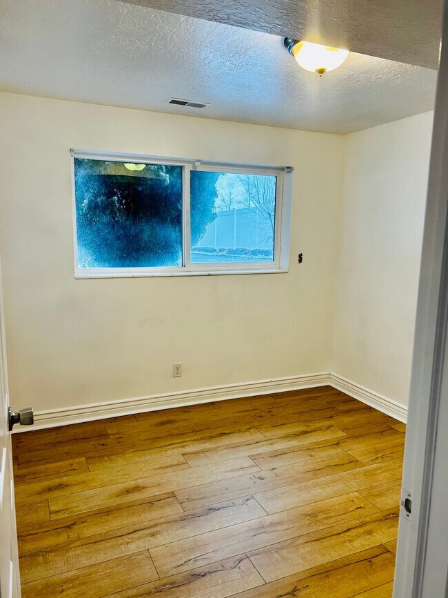 Building Photo - 6029 S 2700 W