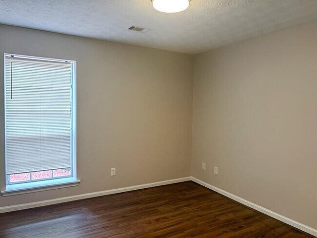 Building Photo - 5110 N Bridges Dr