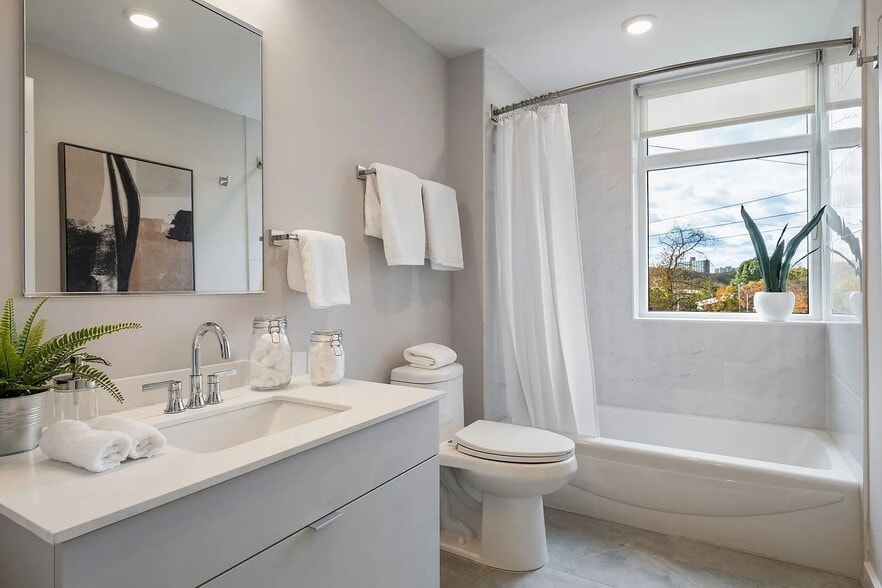 Building Photo - 3449 Scotts Ln