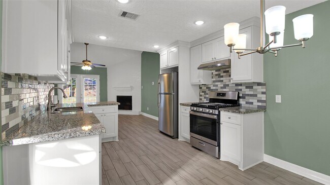 Building Photo - 11110 Holly Hill Ln