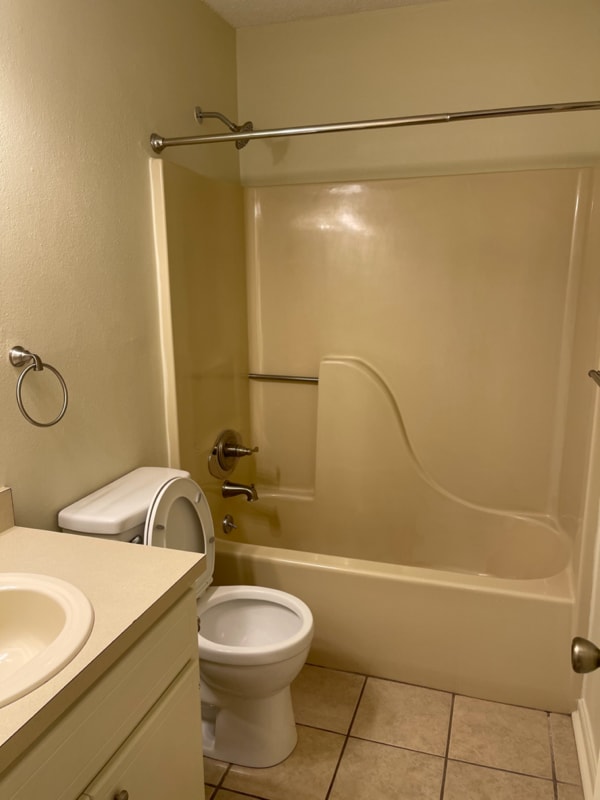 Building Photo - 3027 Yorktown Cir