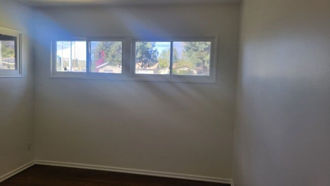 Building Photo - 4-bedroom 3 bath house in Granada Hills