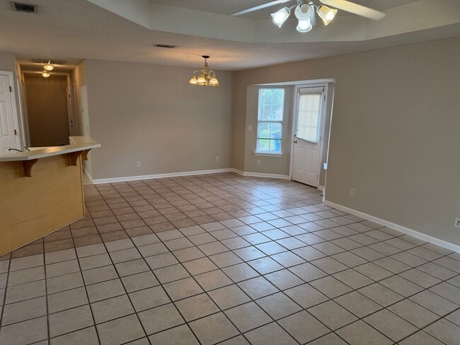 Building Photo - 302 Windrdige Drive