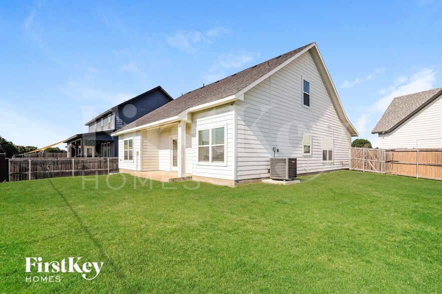 Building Photo - 7328 Parkside Pl Dr