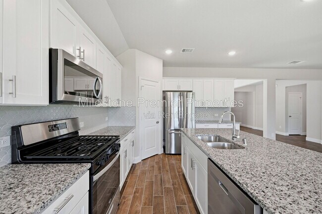 Building Photo - 425 Hoot Owl Hl
