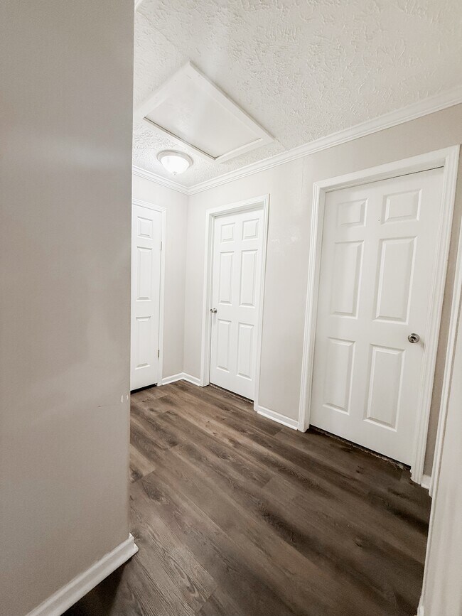 Building Photo - 106 Dolly Dr