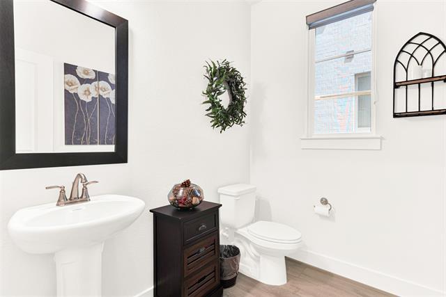 Building Photo - 7717 Reis Ln