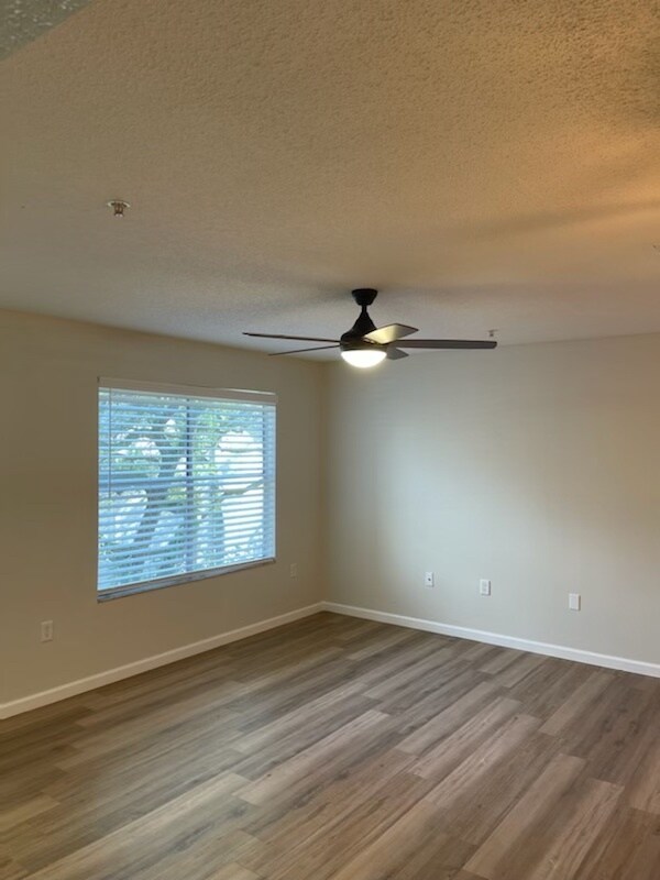 Building Photo - 642 Dory Ln