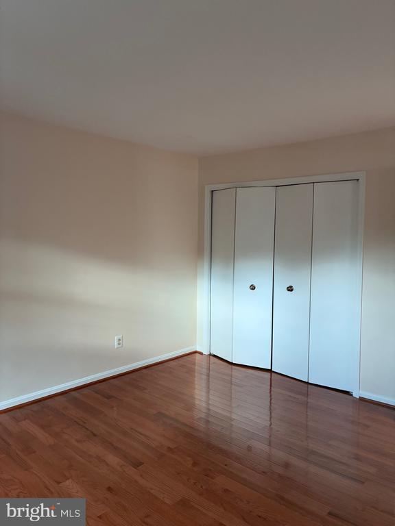 Building Photo - 7209 Lake Cove Dr