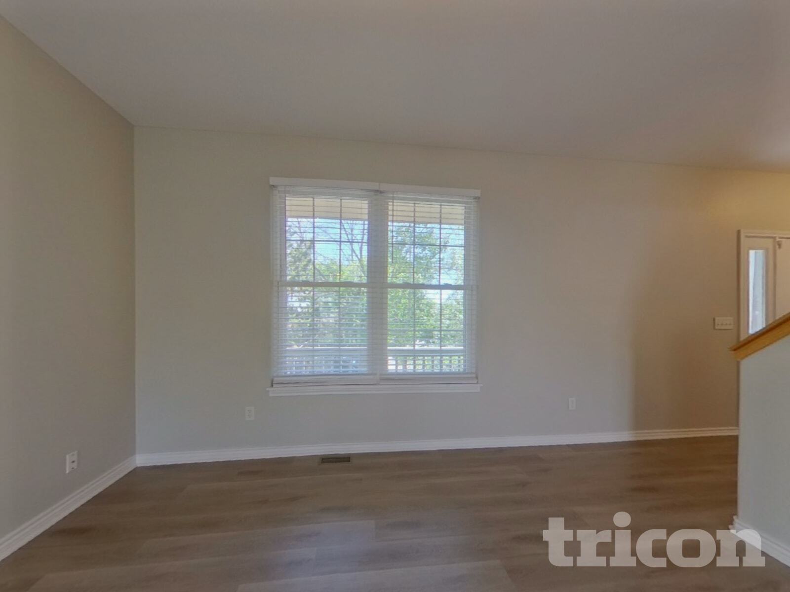 Building Photo - 385 Longspur Dr