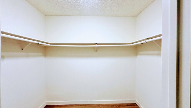 Building Photo - 120A