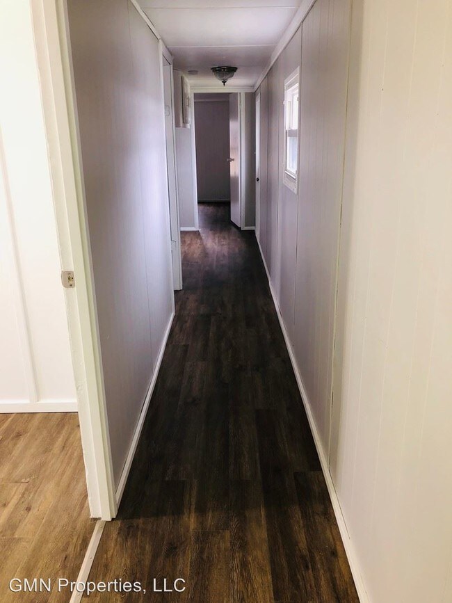 Building Photo - 1-21 Dinardo Manor