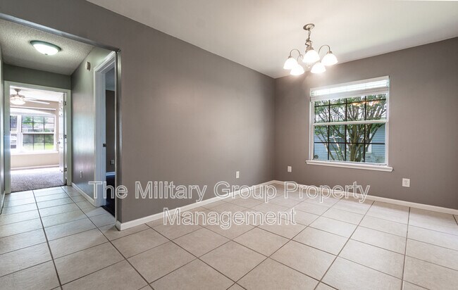 Building Photo - 12565 Long Lake Ct