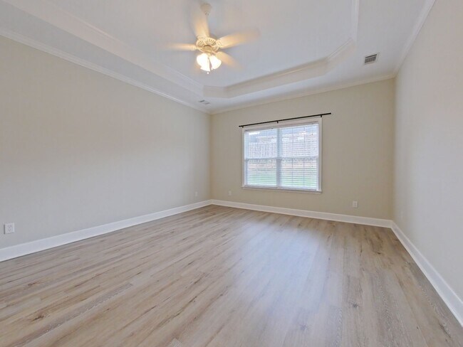 Building Photo - 4858 Somerset Dr