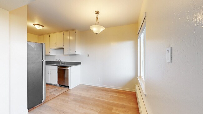 Building Photo - 702 Presidio Ave