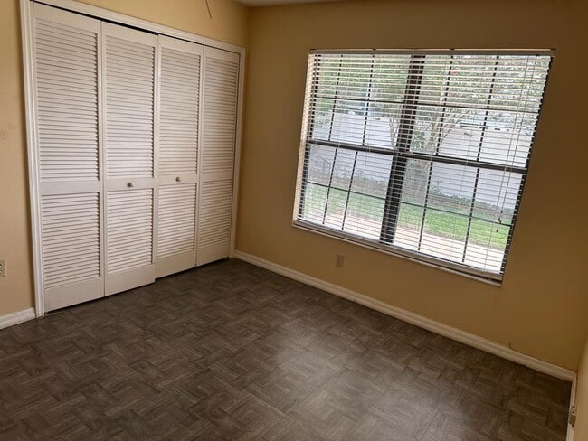 Building Photo - 9869 Aloma Bend Ln