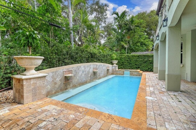 Building Photo - 4065 Battersea Rd